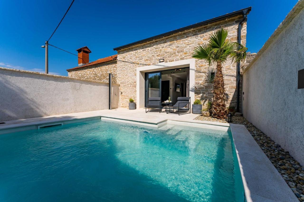 Pridraga Stone House With Pool Poetaヴィラ エクステリア 写真