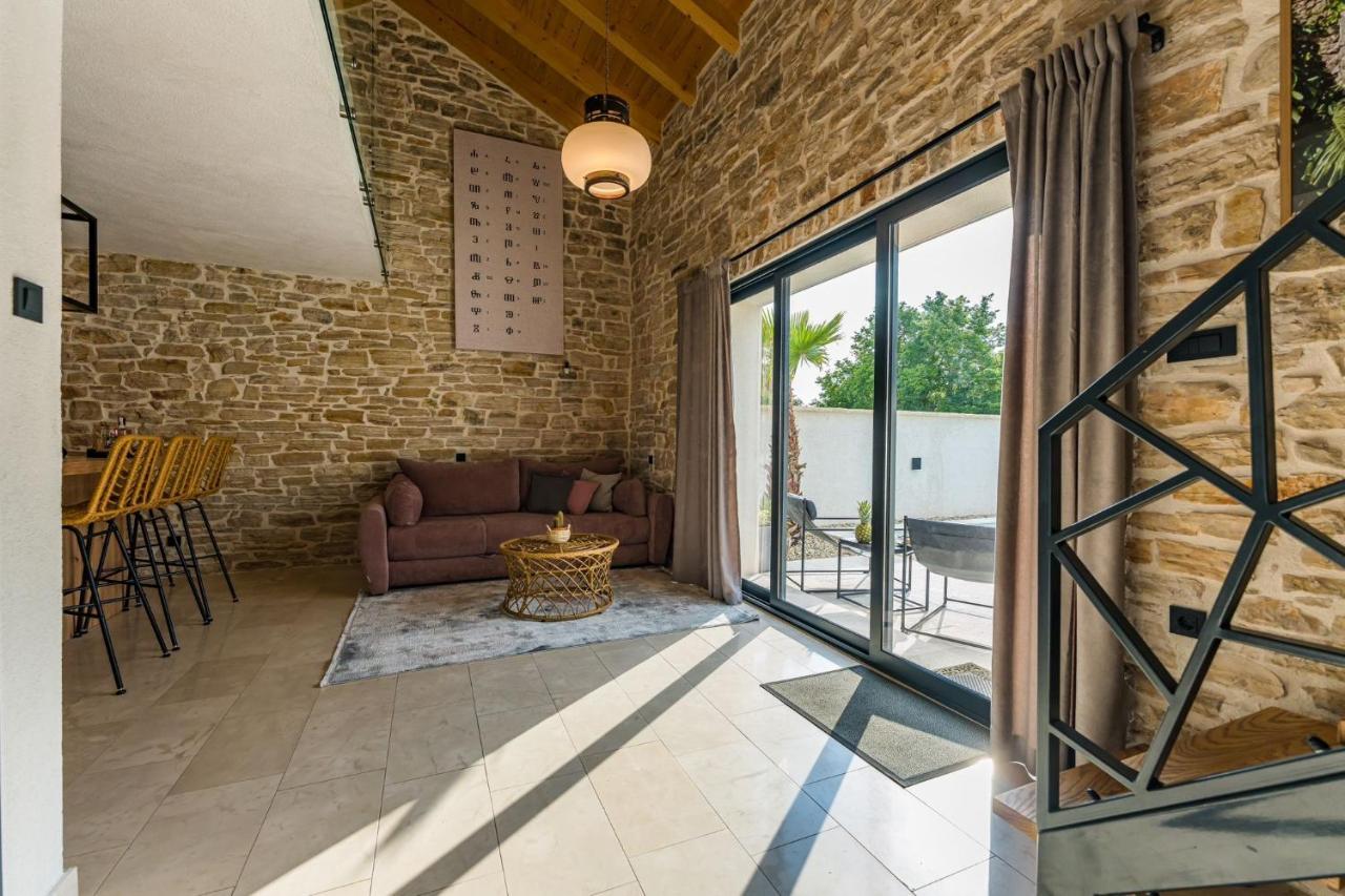 Pridraga Stone House With Pool Poetaヴィラ エクステリア 写真
