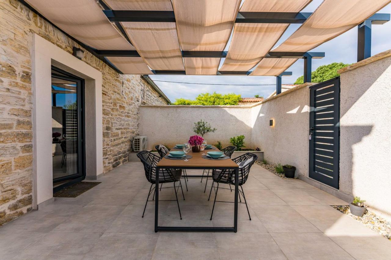 Pridraga Stone House With Pool Poetaヴィラ エクステリア 写真