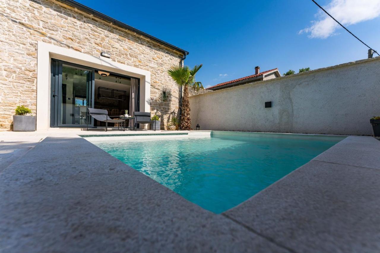 Pridraga Stone House With Pool Poetaヴィラ エクステリア 写真