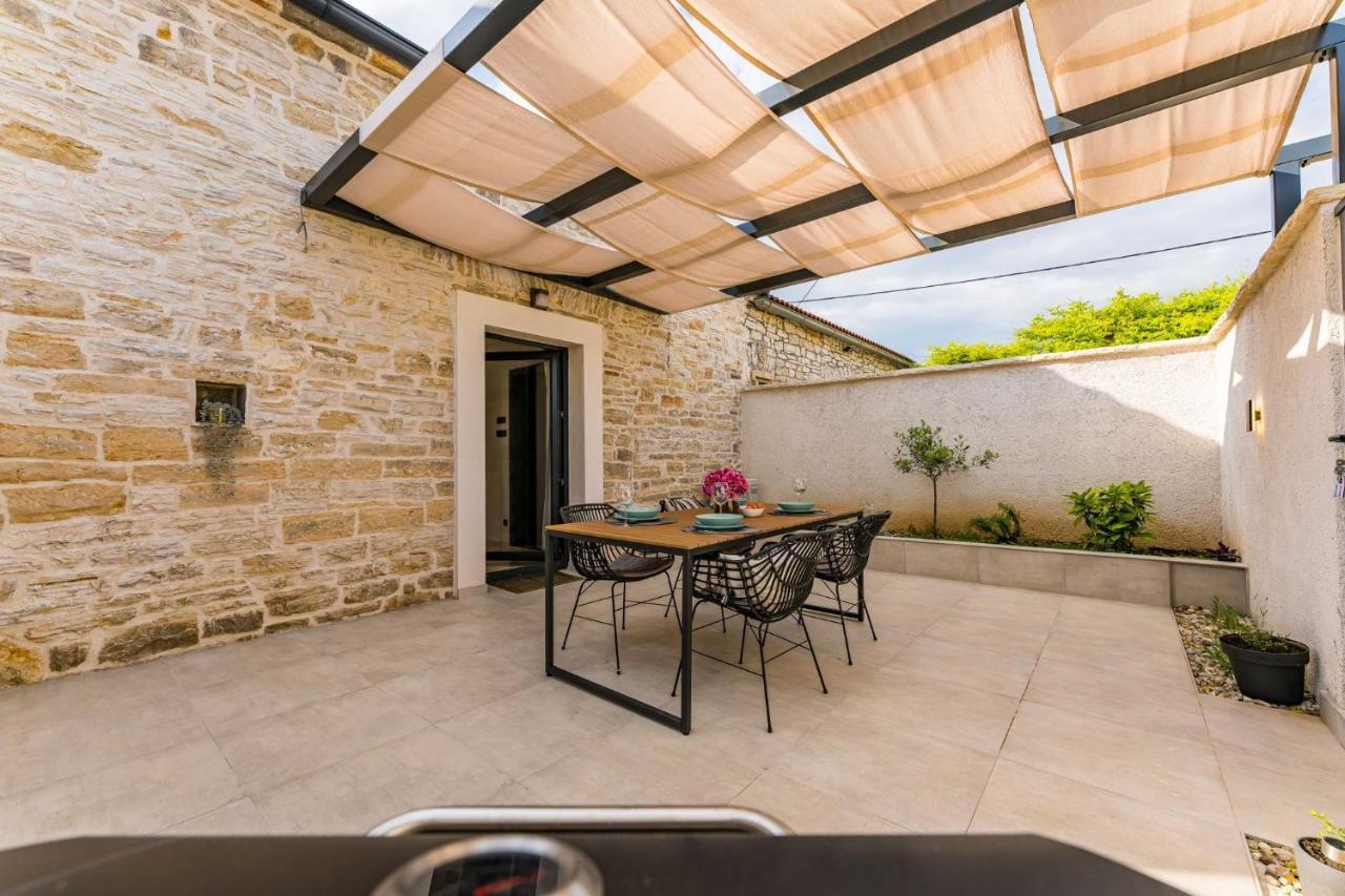 Pridraga Stone House With Pool Poetaヴィラ エクステリア 写真