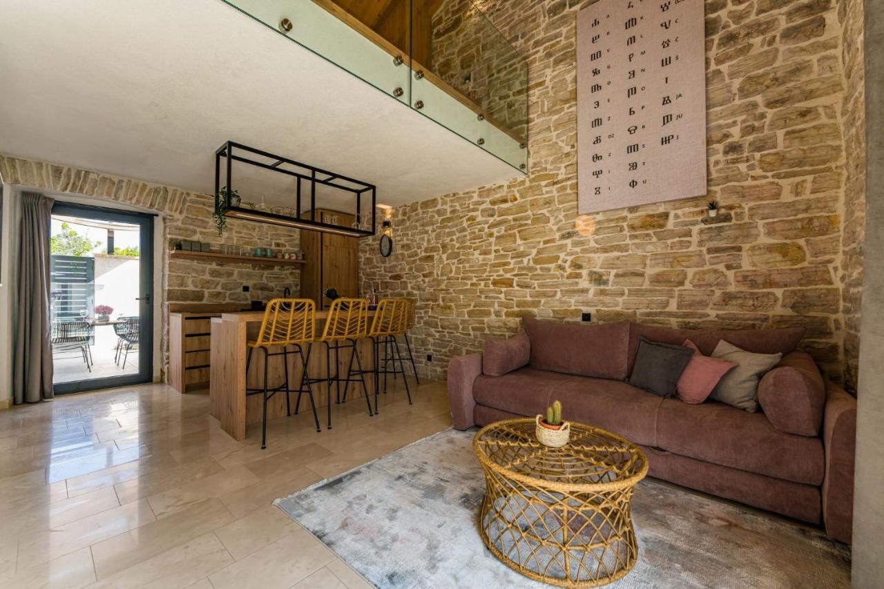 Pridraga Stone House With Pool Poetaヴィラ エクステリア 写真